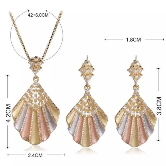 Women's Jewelry Necklace Set - Picture 3 of 3